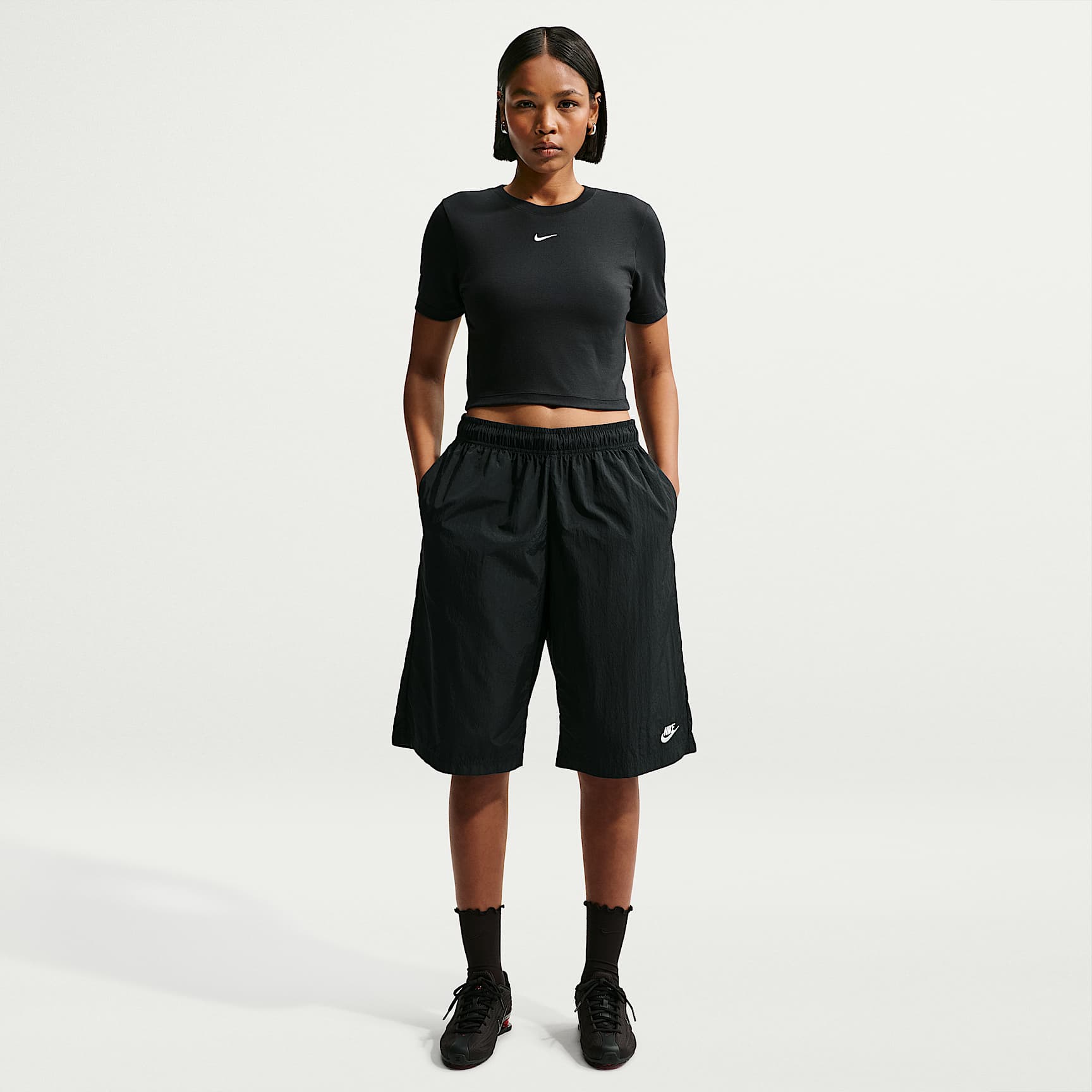 Nike Sportswear Women's Mid-Rise Loose Knee-Length Shorts. Nike.com